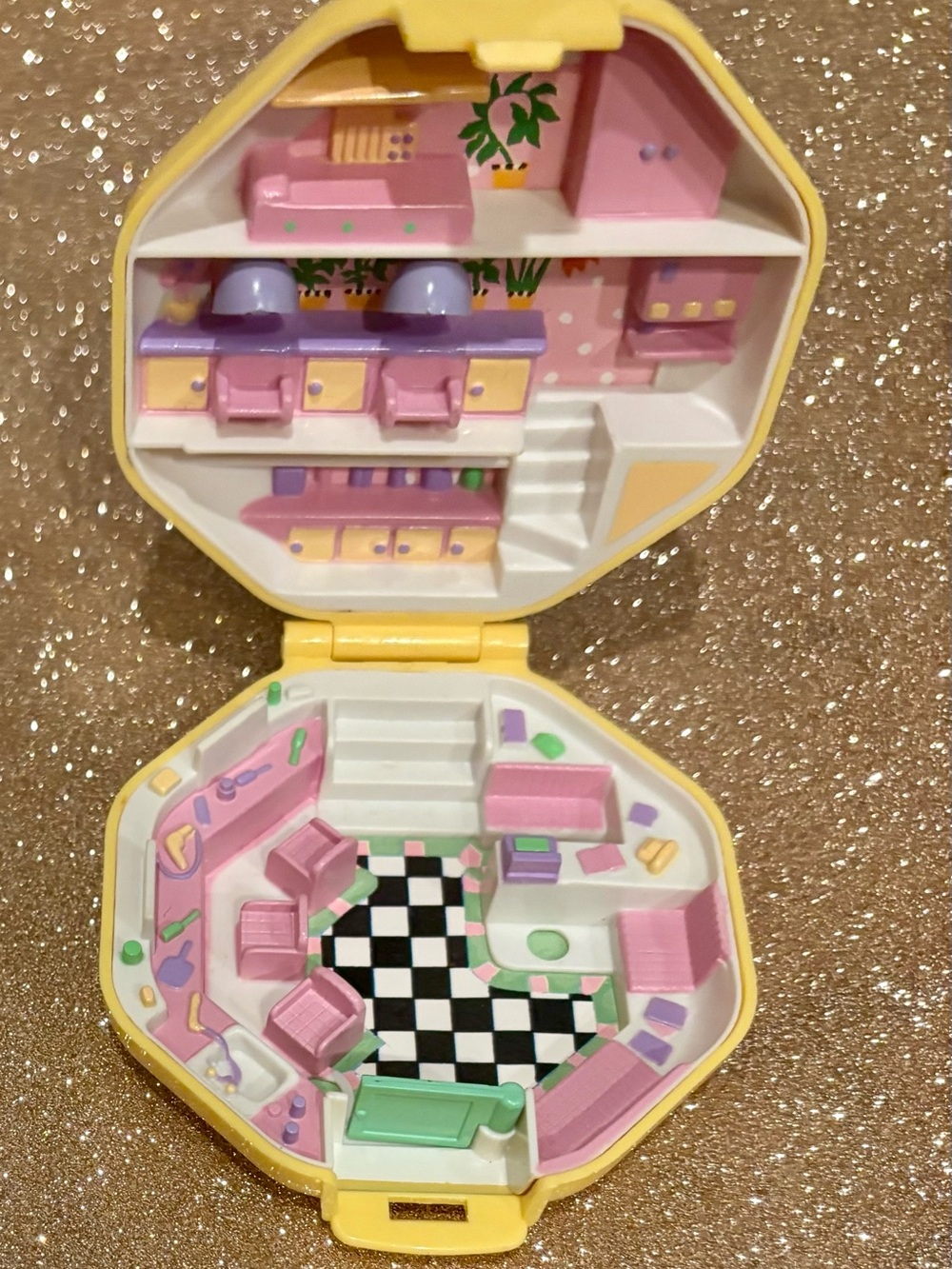Vintage Polly Pocket~ Polly’s Hairdressing Salon 1990 Bluebird Toys